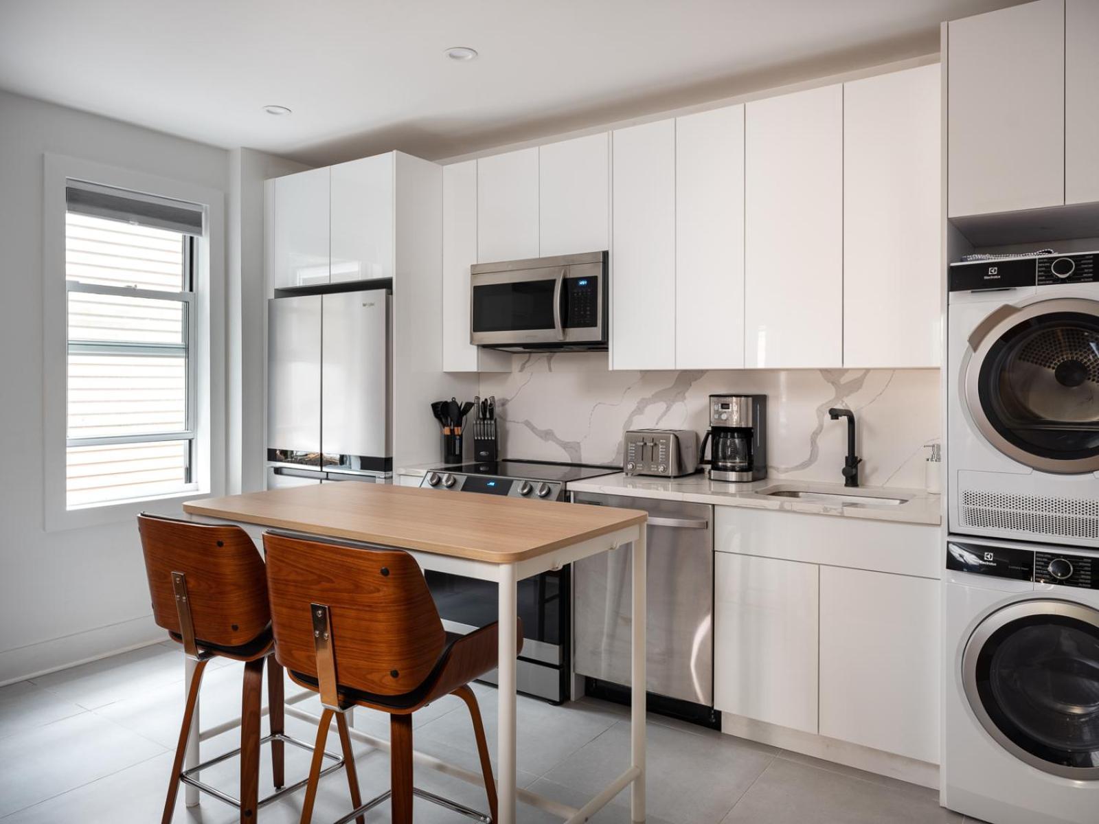 Three Bedroom Brooklynite Suite! 뉴욕 외부 사진